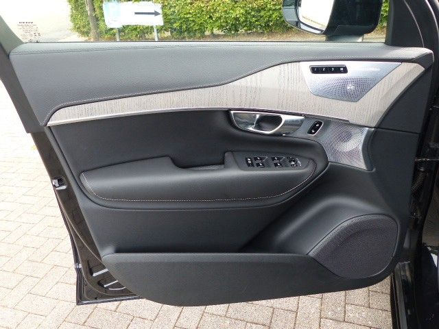 Volvo XC90 Ultra Dark T8 Recharge Plug-In Hybrid AWD - Samsaru's Car Outlet