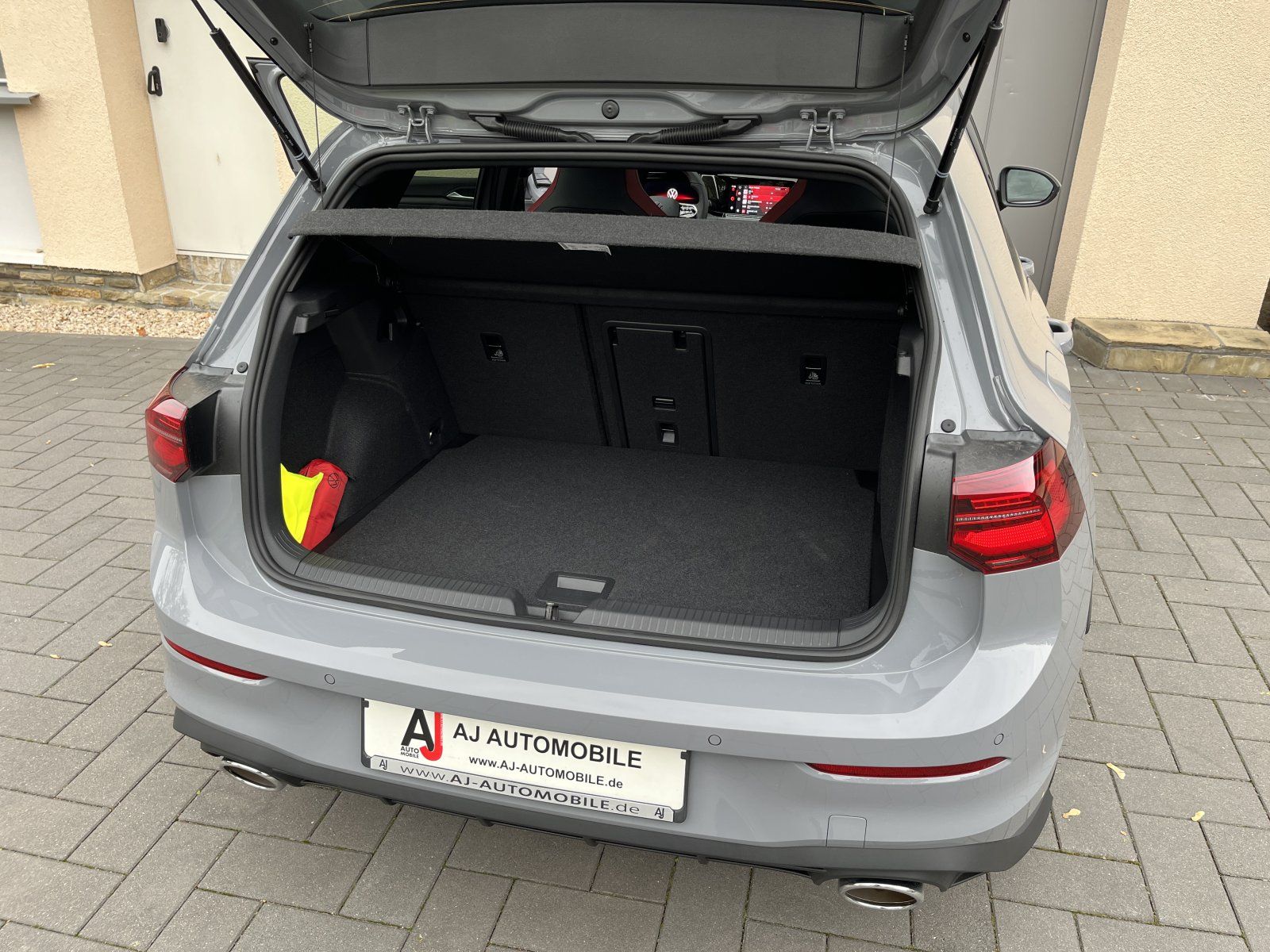 Volkswagen Golf 8 VIII GTI Clubsport - Samsaru's Car Outlet