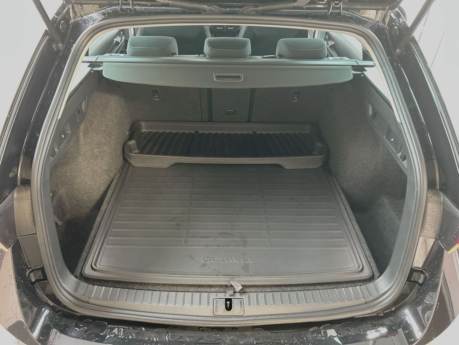Skoda Octavia Combi 1.5 TSI - Samsaru's Car Outlet
