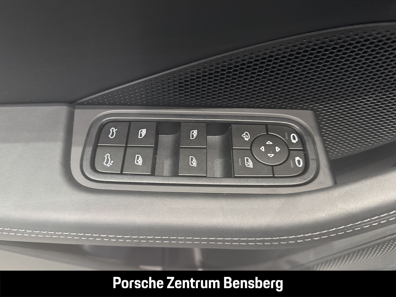 Porsche Macan 4S Electric
