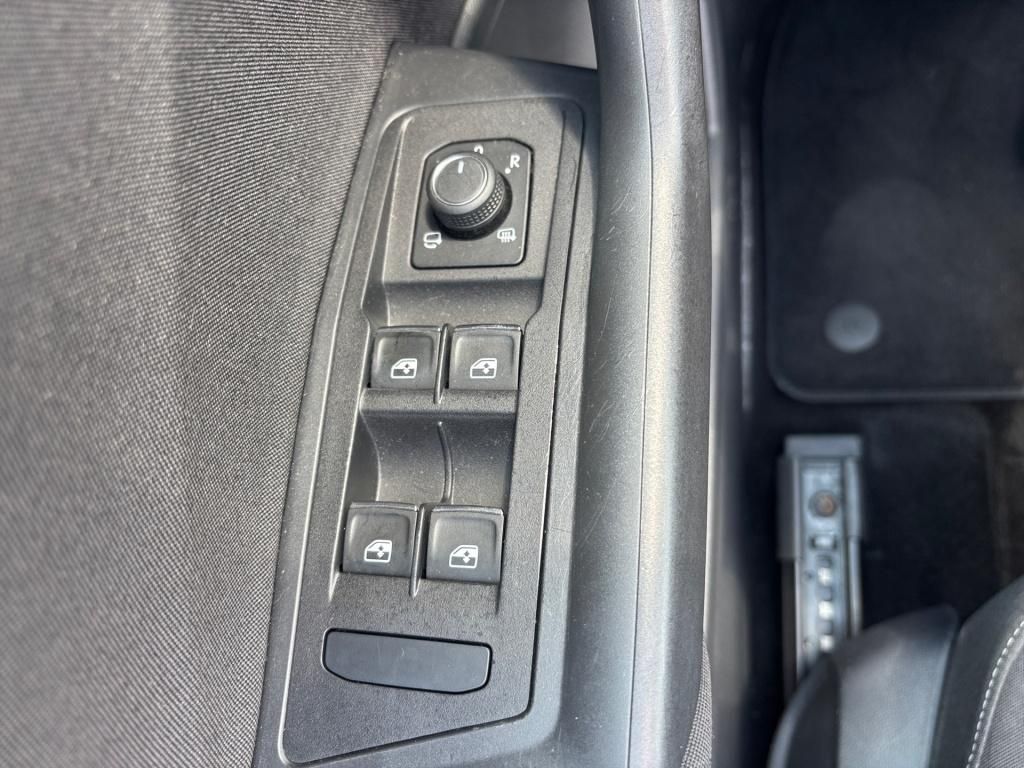 Volkswagen T-Roc 1.5 TSI Style - Samsaru's Car Outlet