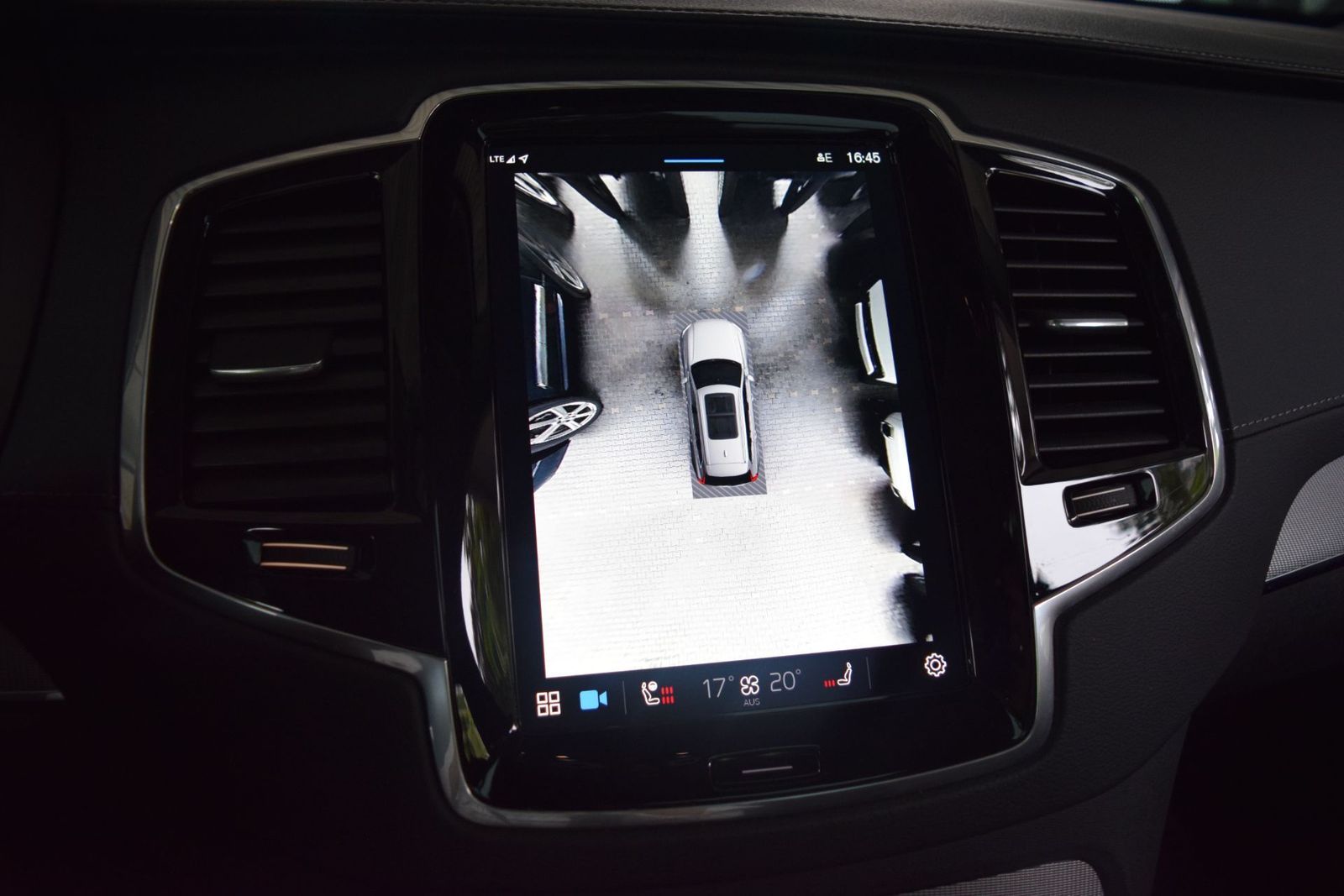 Volvo XC90 T8 AWD Plus Bright - Samsaru's Car Outlet