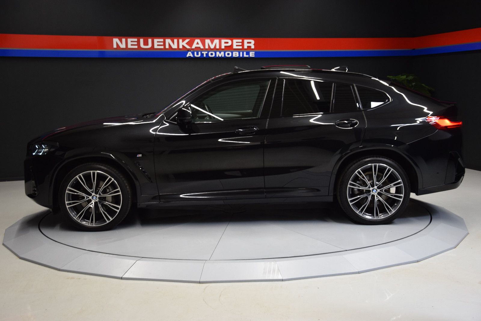 BMW X4 xDrive 30 d M Sport ACC Pano Leder AHK STHZ