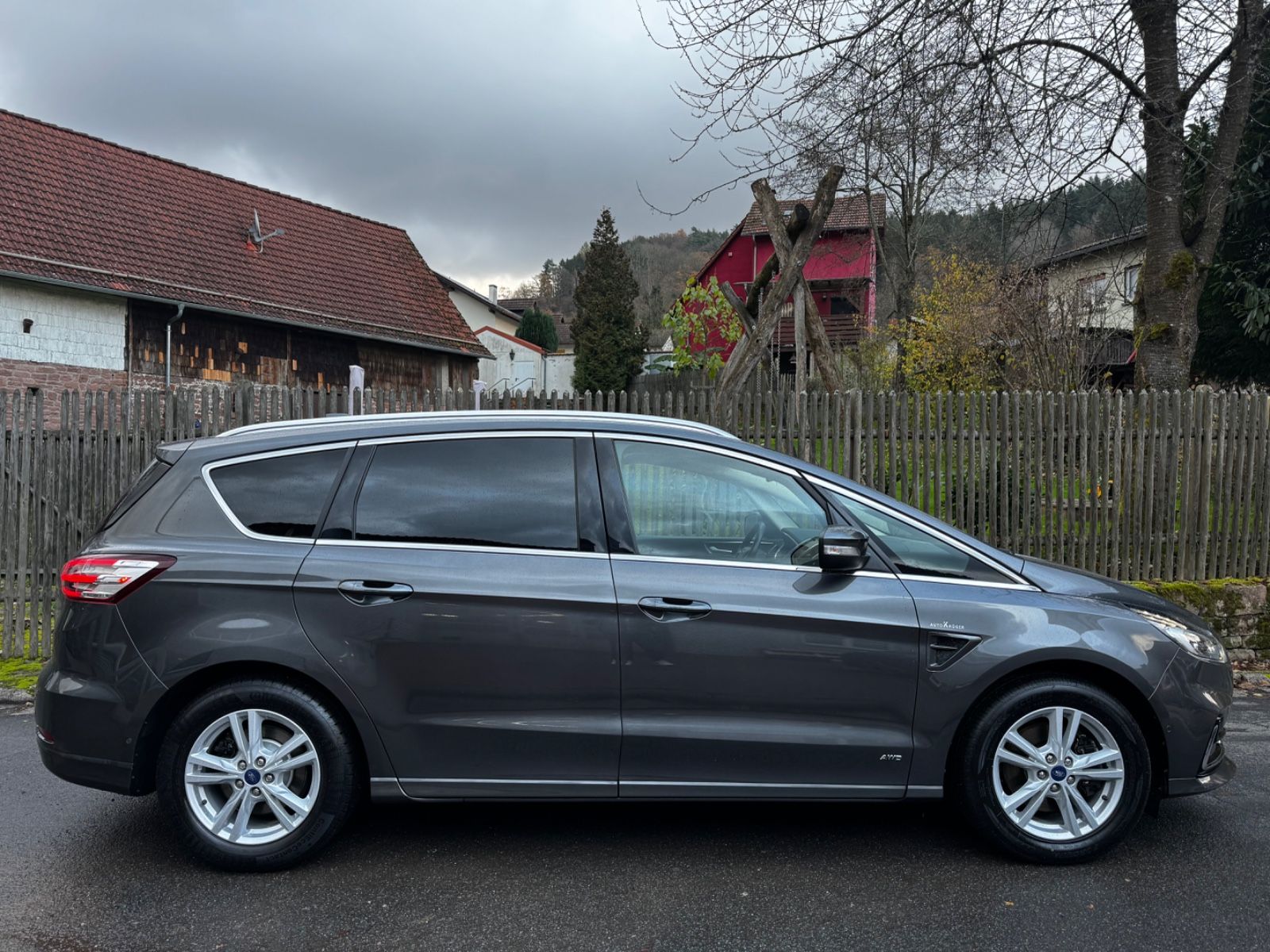 Ford S-MAX Titanium AWD*ACC*LED*NAVI*KAMERA