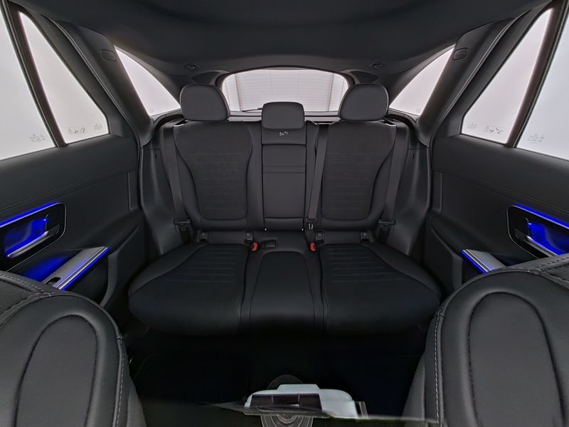 Mercedes-Benz GLC 300 d 4M AMG-Sport/Pano/AHK/Night/Distr/20'
