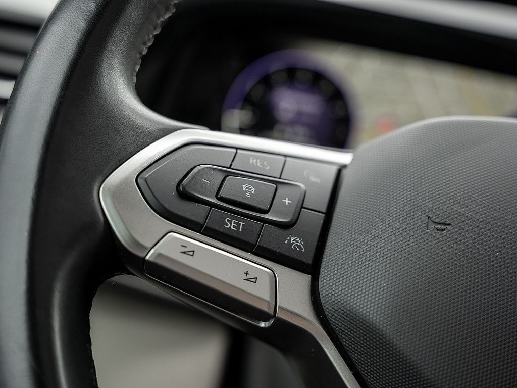 Volkswagen T7 Multivan 2.0 TSI Style AHK PANO KAM MATRIX