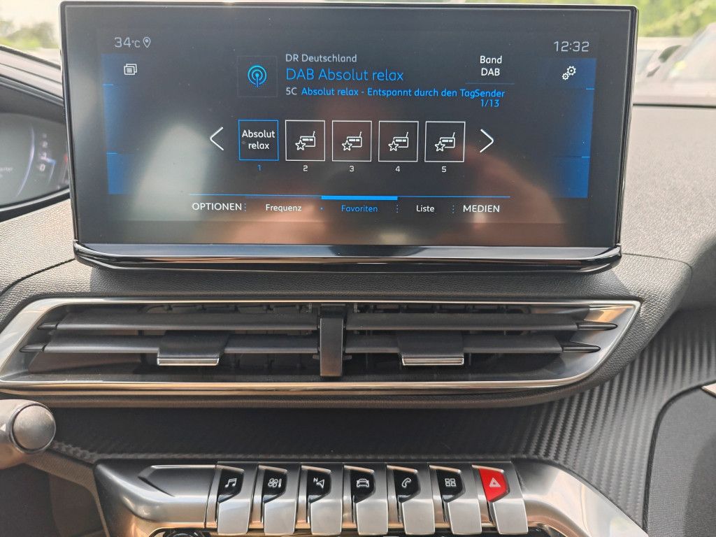 Peugeot 3008 PureTech 130 EAT8 - Samsaru's Car Outlet