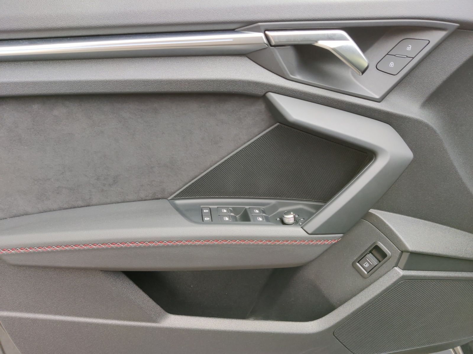 Audi A3 Sportback 45 TFSIe s troni S line MATRIX/NAVI