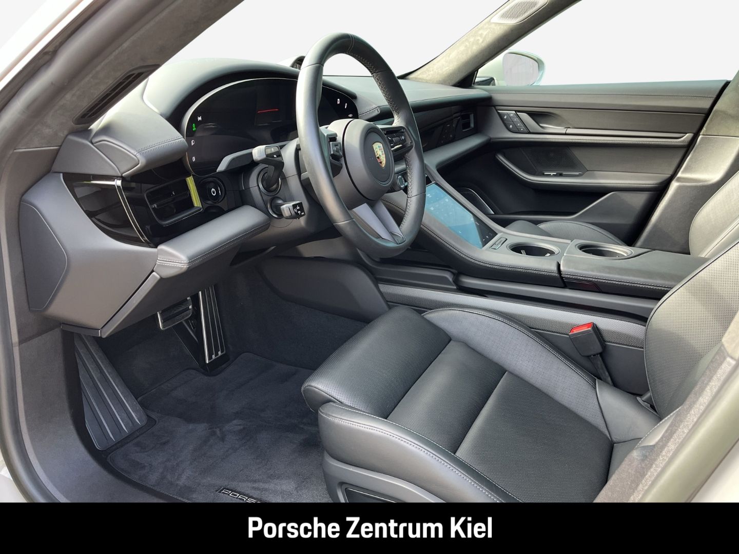 Porsche Taycan Turbo S Sport Turismo Burmester Sunshine-