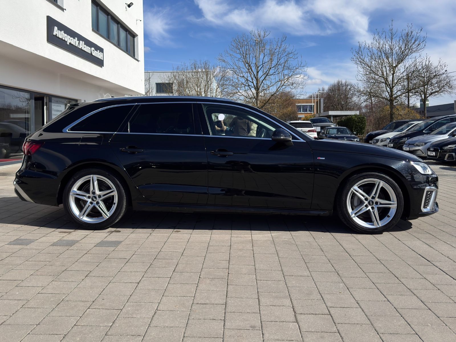 Audi A4 Av.40 TDI S line S-tr. - Samsaru's Car Outlet