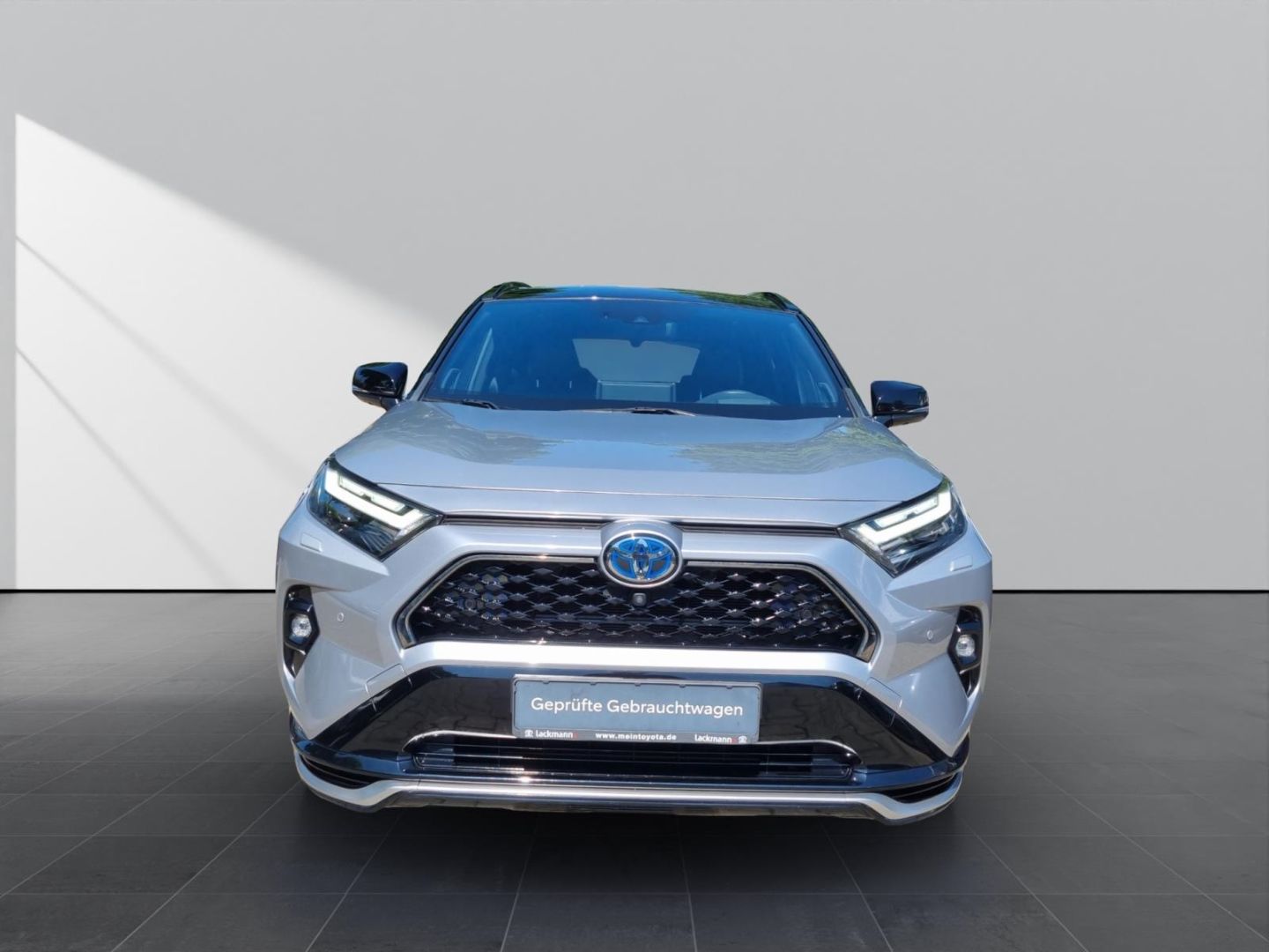 Toyota RAV 4 2.5 Plug-in Hybrid - Samsaru's Car Outlet