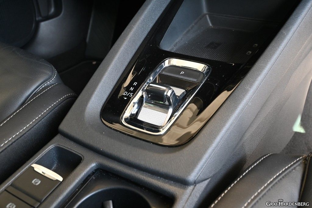 Skoda Octavia Combi 2.0 TDI DSG Style - Samsaru's Car Outlet