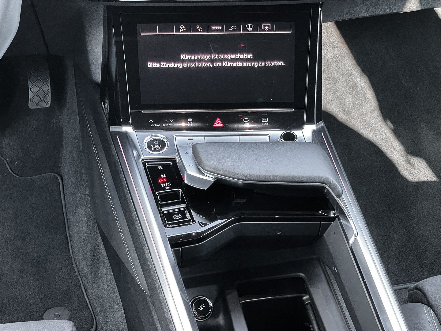 Audi Q8 Sportback 50 S line e-tron - Samsaru's Car Outlet