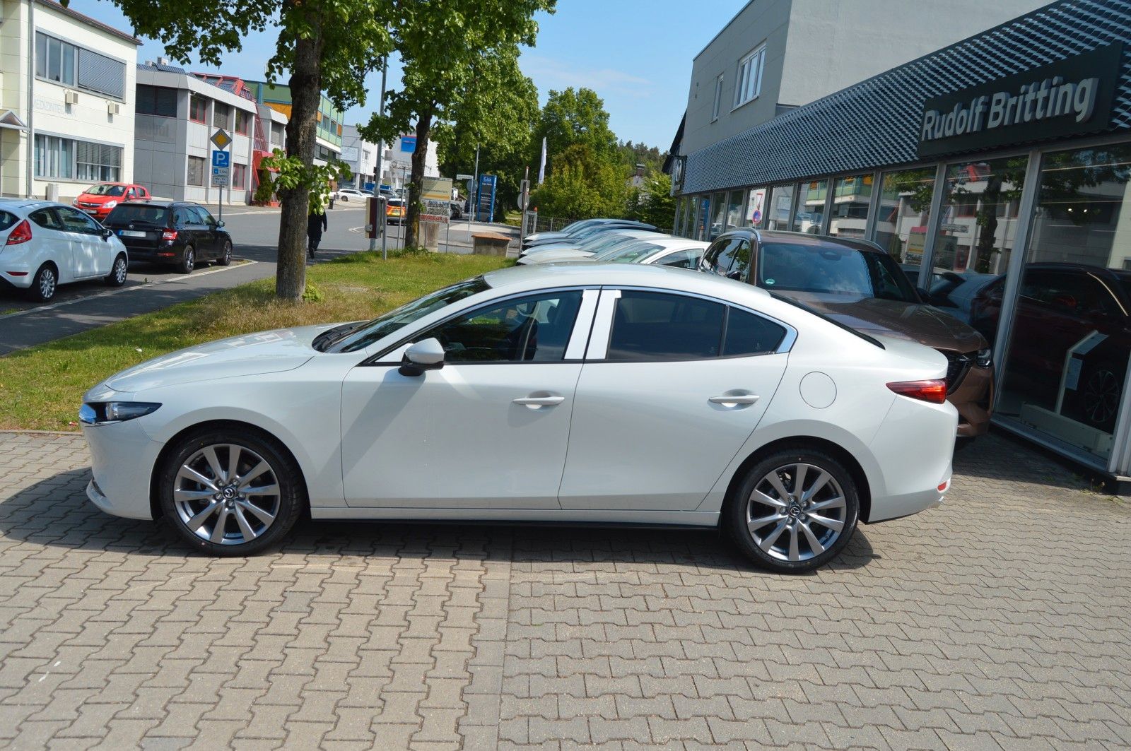 Mazda 3 Benzin 140PS 6AG Exclusive-line 4-Türer SHZ