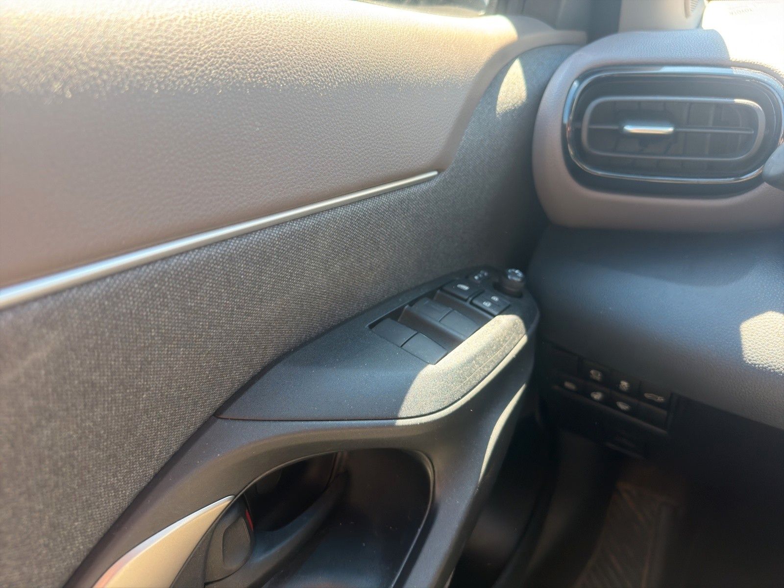 Toyota Yaris Cross Hybrid AWD-i Elegant
