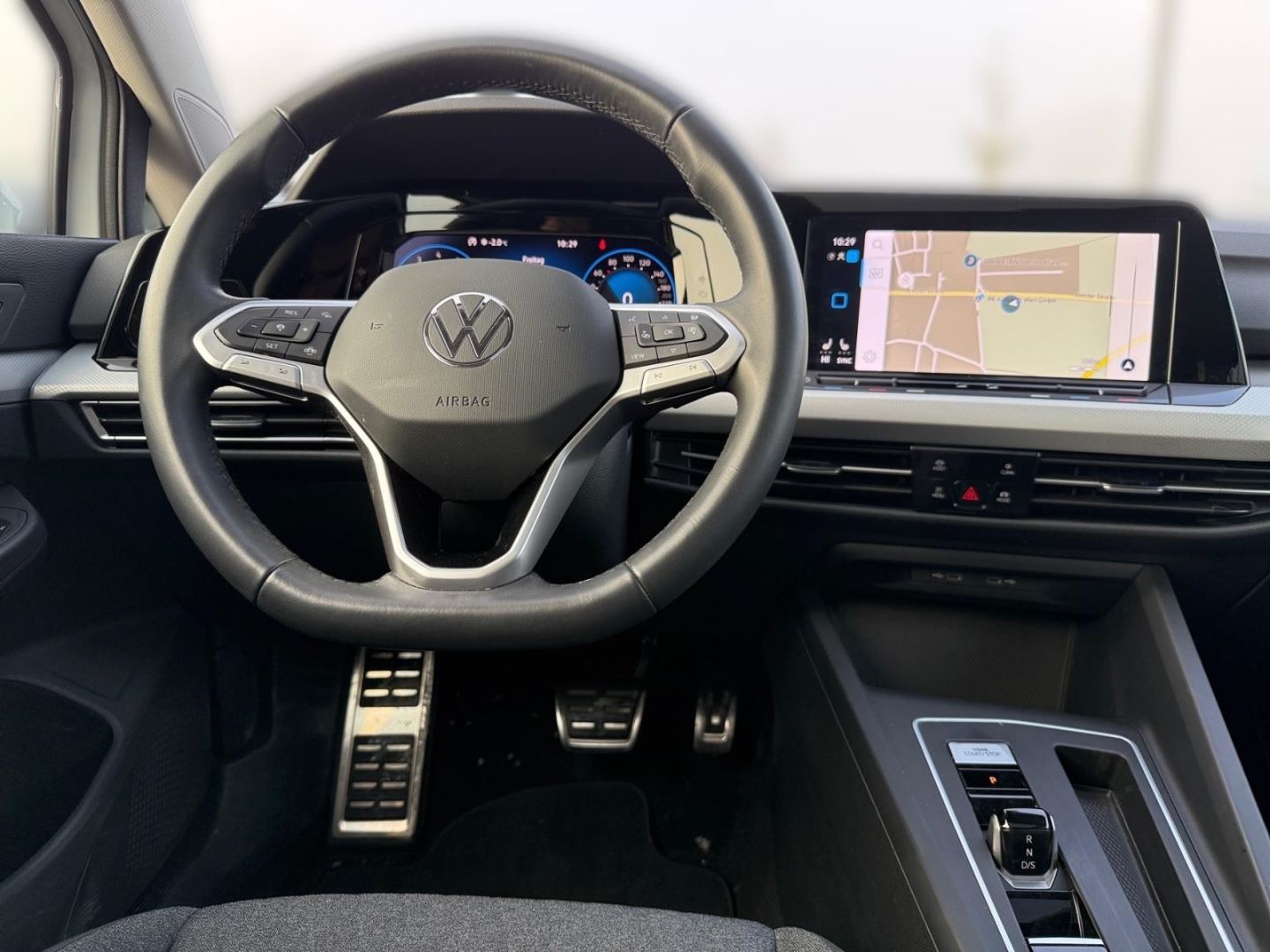 Volkswagen Golf 8 VIII Move 1.5 eTSI - Samsaru's Car Outlet