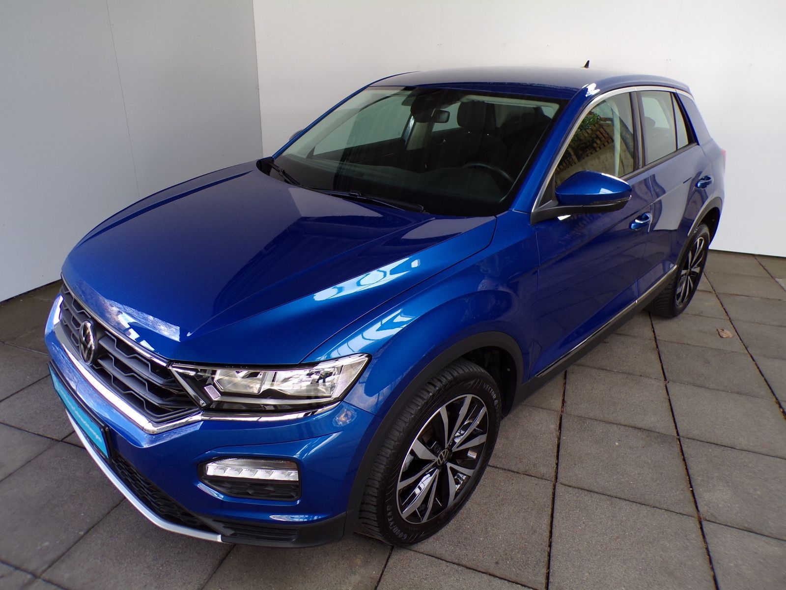 Volkswagen T-ROC 1.0 TSI STYLE - Samsaru's Car Outlet