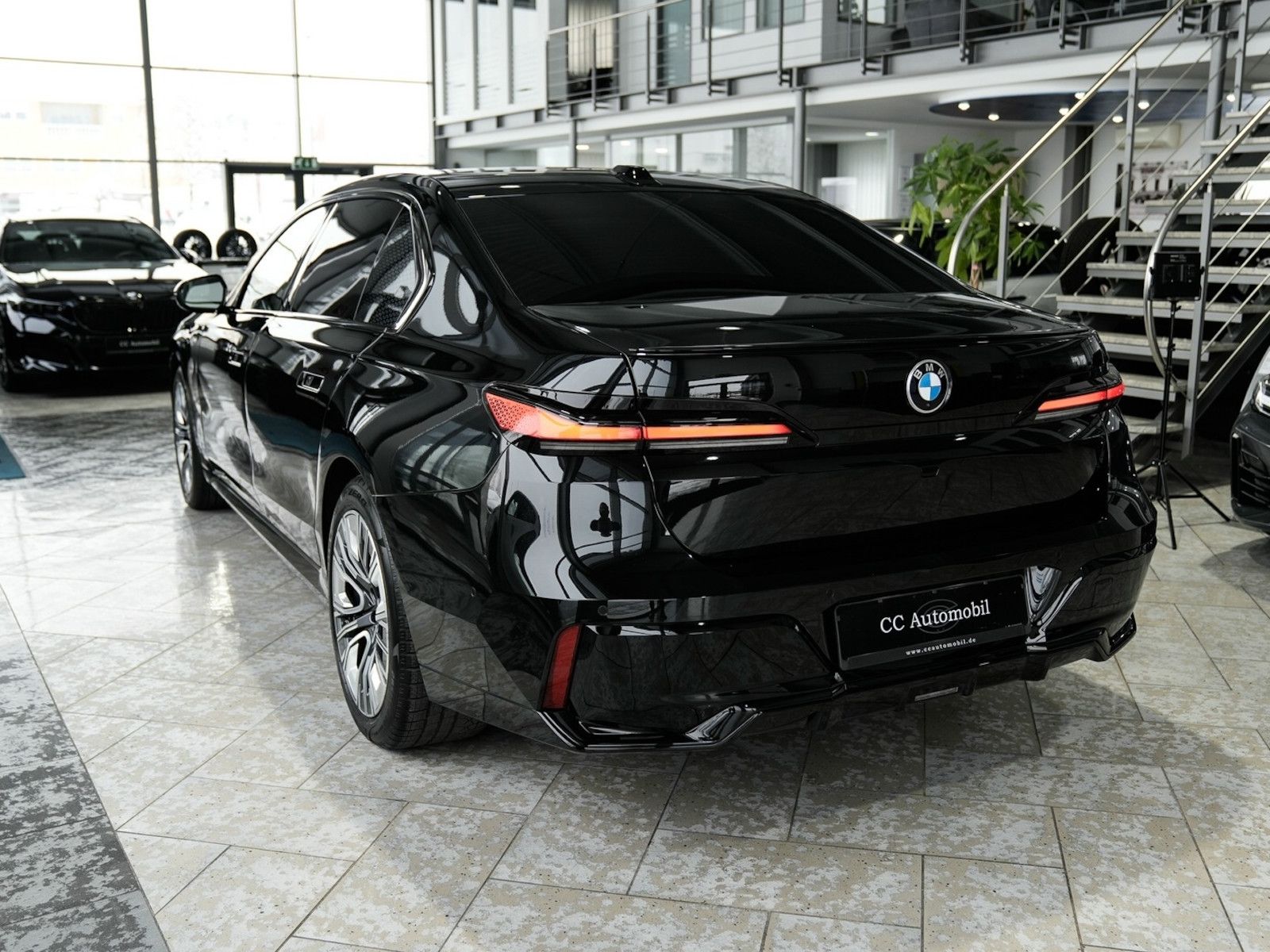 BMW 740d xDrive M SPORT PRO Sky-Lou. Autotür. FOND