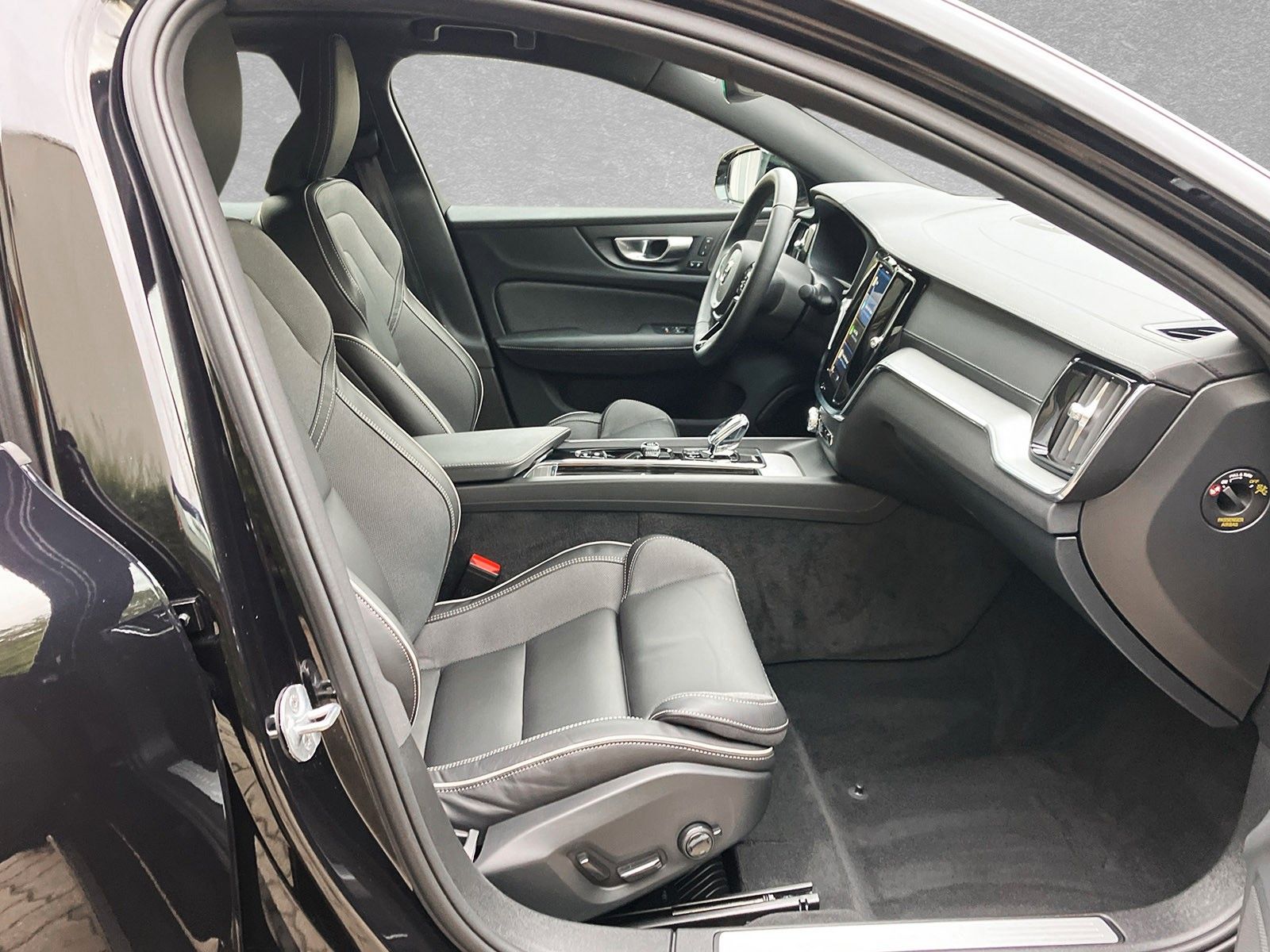 Volvo S60 B5 AWD Mild-Hybrid Ultimate Dark ACC BLIS SD