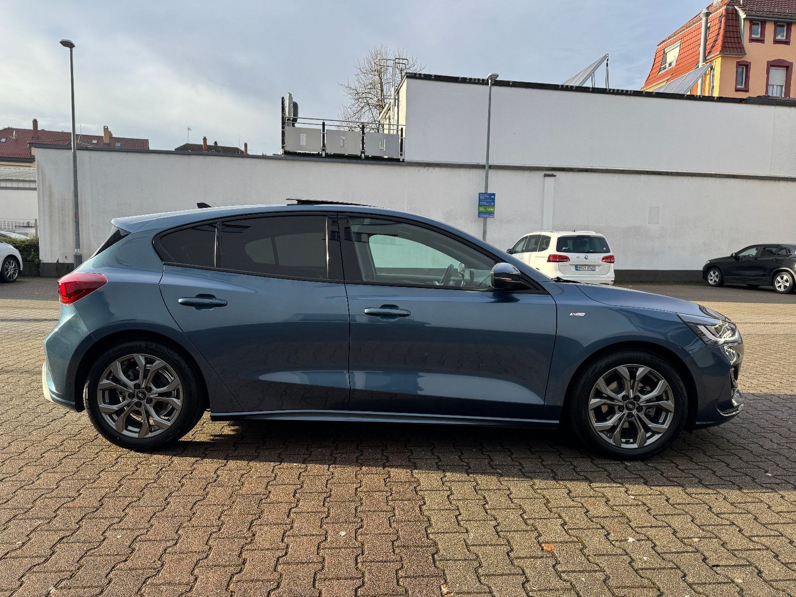 Ford Focus Aut. ST-Line X PANO/AHK/MATRIX/NAVI/KAMERA