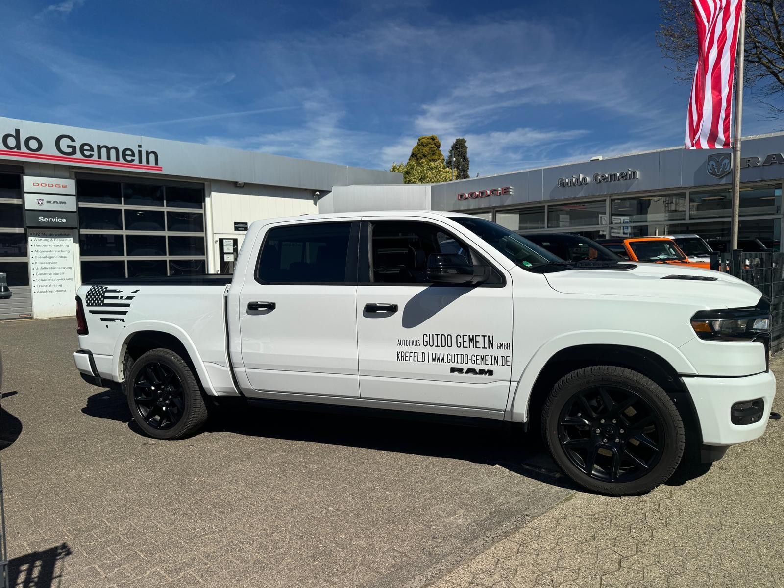 Dodge RAM Laramie Night + Luftfederung + elektr. Tritt