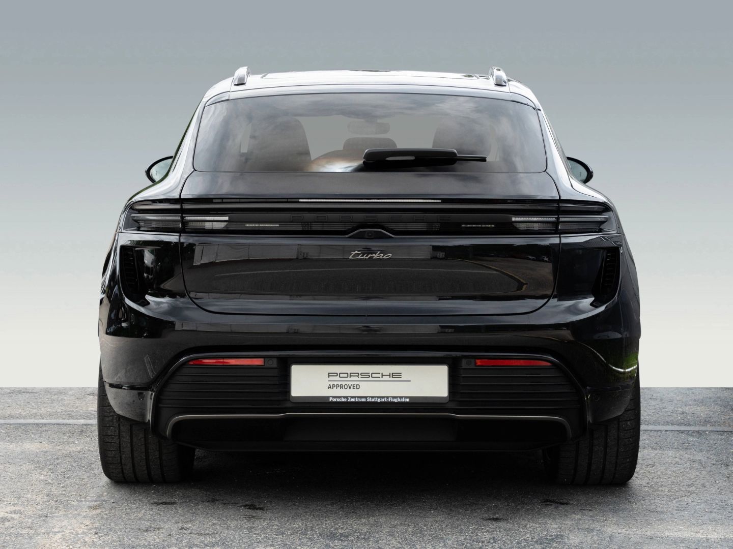 Porsche Macan Turbo Burmester AHK AR HUD Surround View