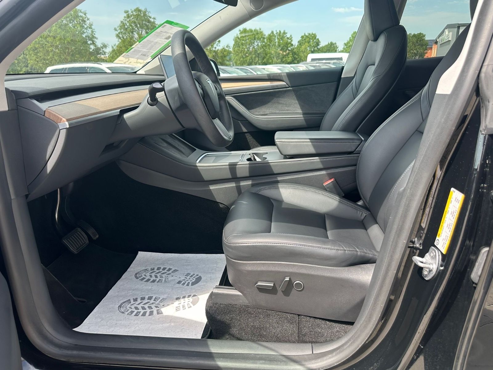 Tesla Model Y Long Range Dual AWD