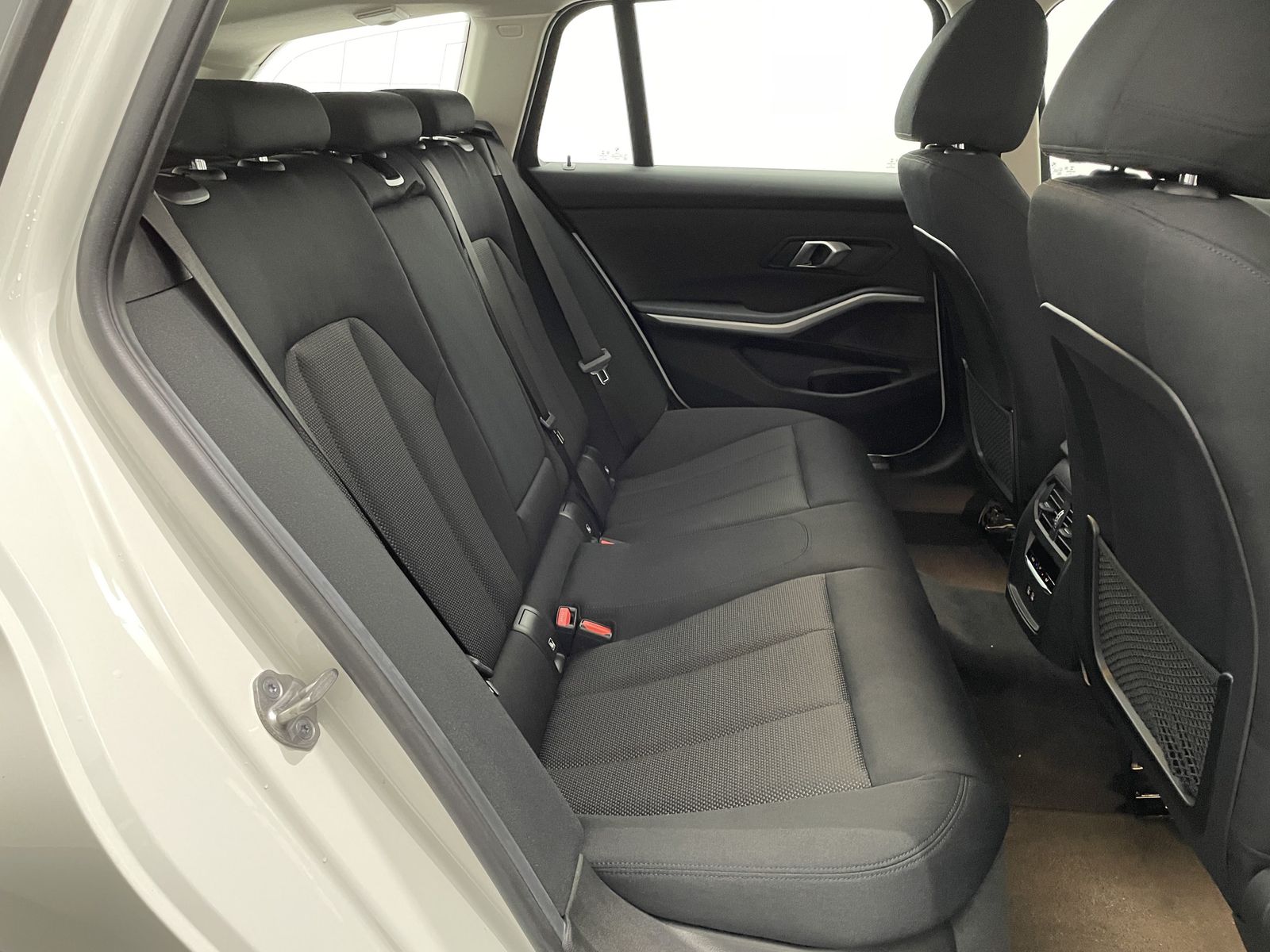 BMW 318d - Samsaru's Car Outlet