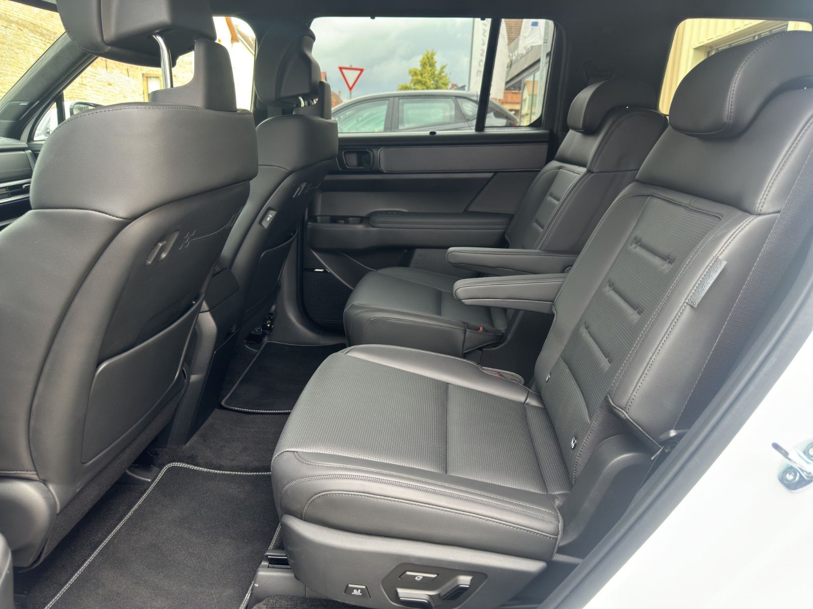 Hyundai SANTA FE 1.6 T-GDI PHEV BLACKLINE - Samsaru's Car Outlet