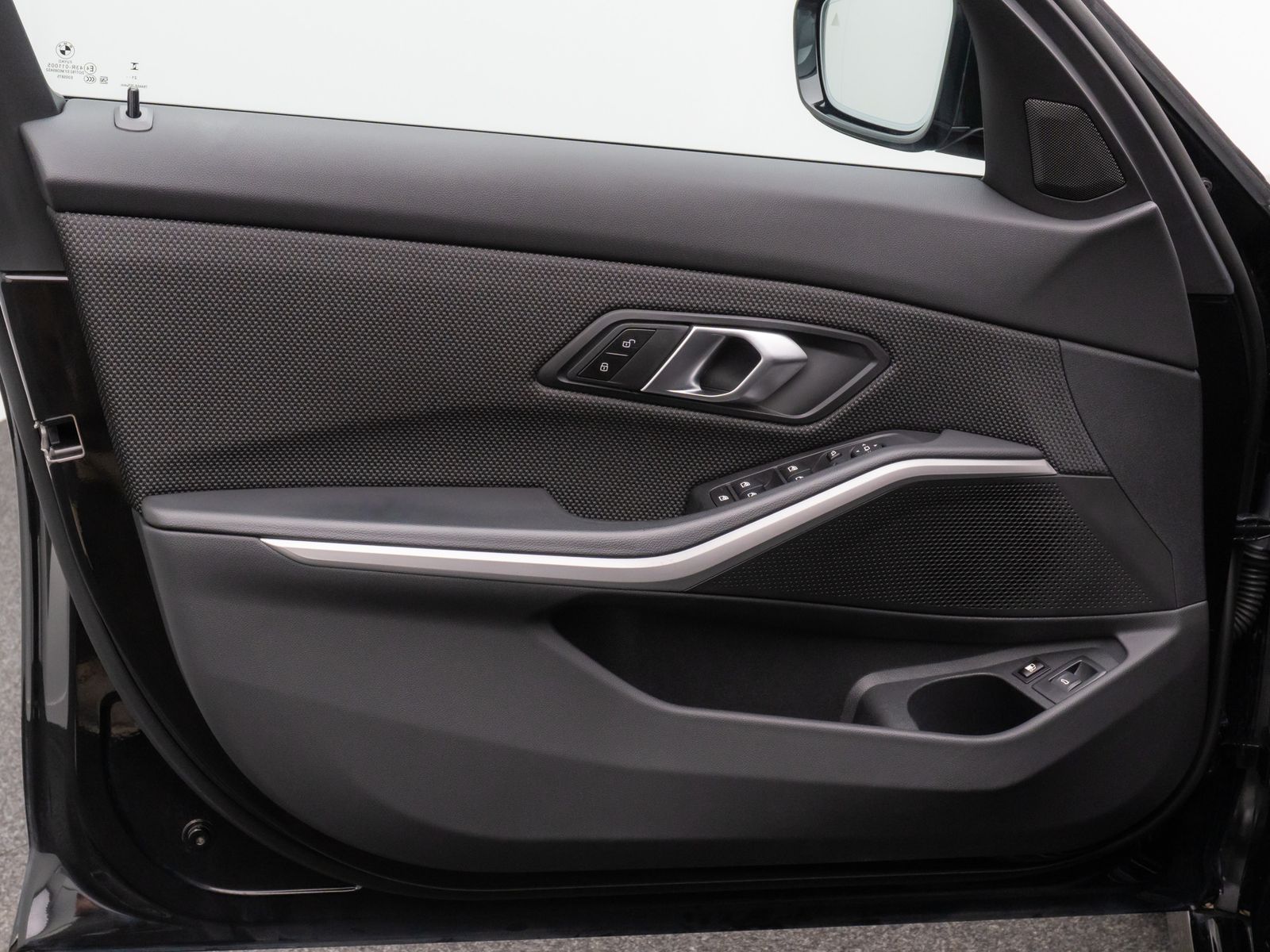 BMW 320e - Samsaru's Car Outlet