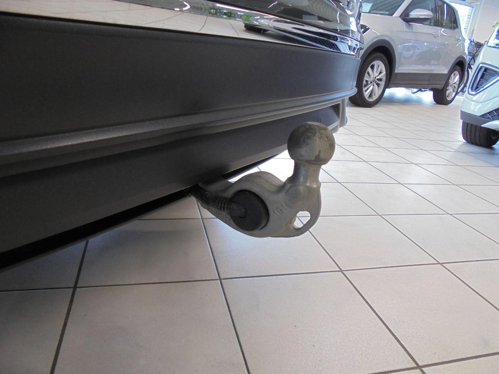 Volkswagen Tiguan Life TDI - Samsaru's Car Outlet