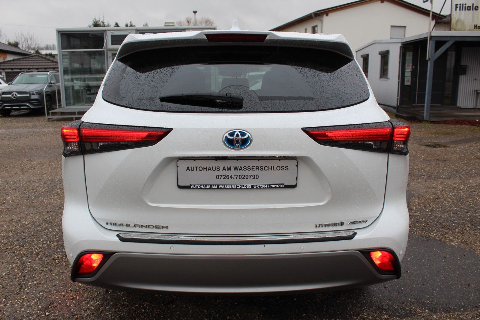 Toyota Highlander Hybrid Luxury*7-Sitzer*PANO*1.Hd.*ACC