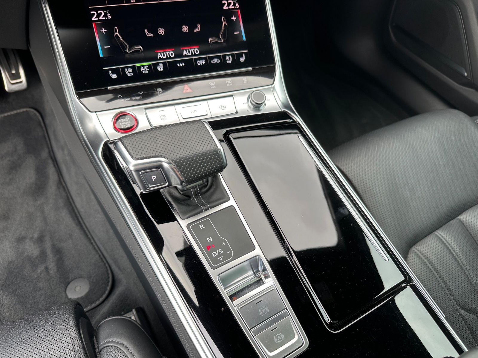 Audi RS6 Avant 4.0 TFSI quattro Panoramadach/22"/HUD