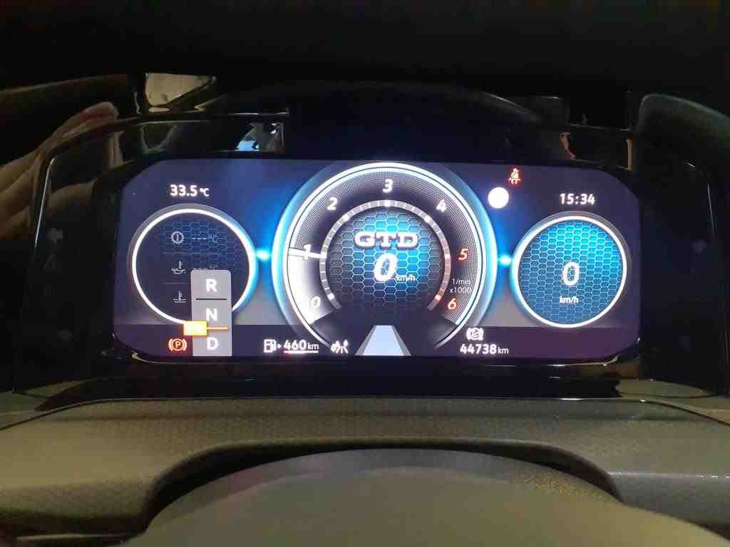 Volkswagen Golf VIII GTD 2.0TDI DSG Navi Matrix HuD Panoram