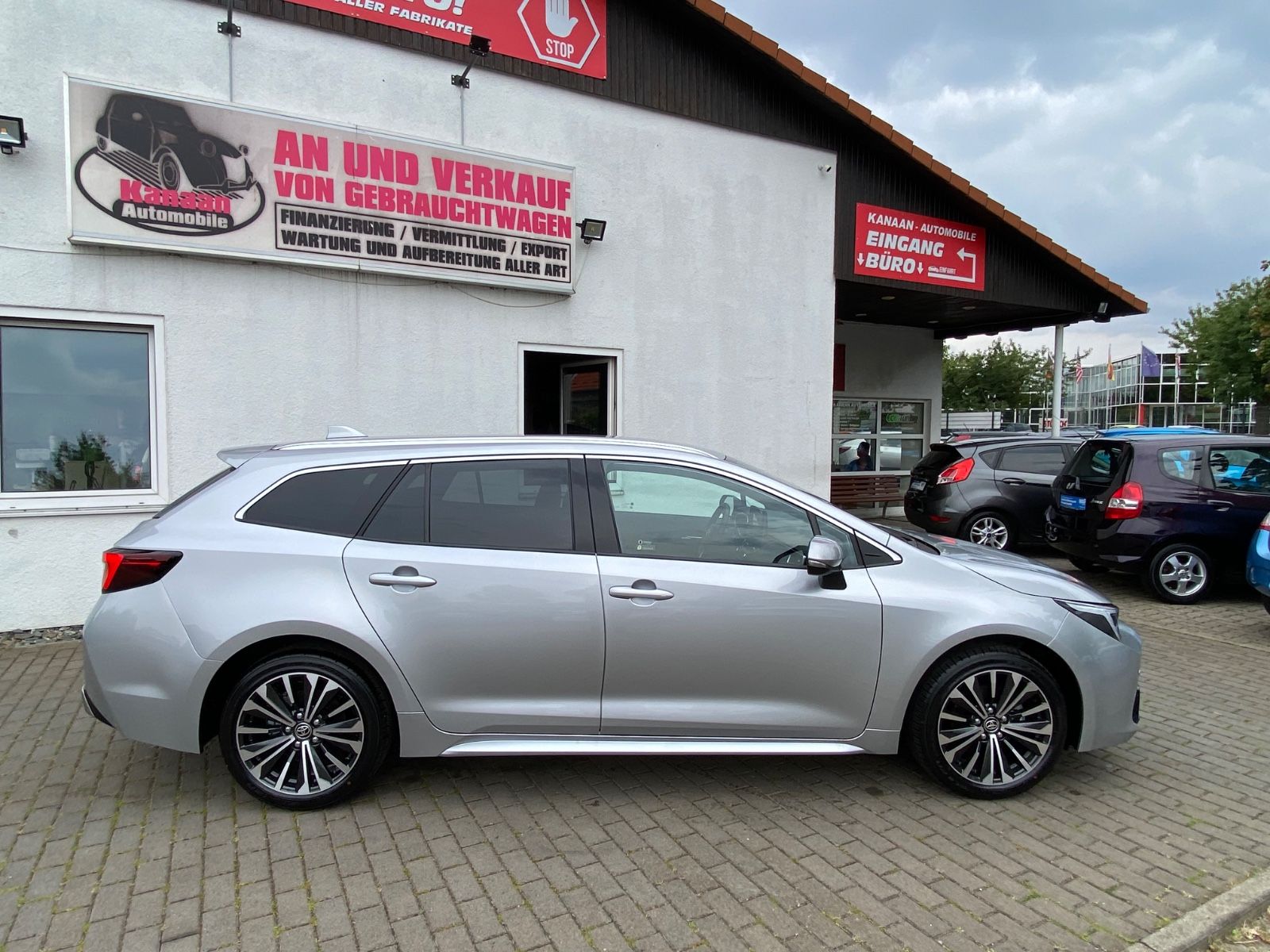 Toyota Corolla Touring Sports 1.8 Hybrid HEV Team D