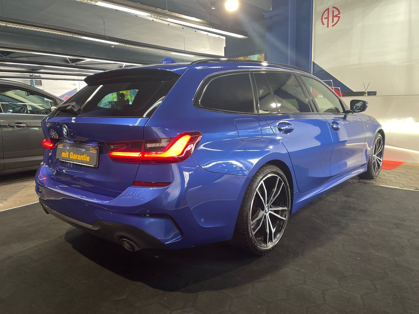 BMW 320d Touring xDrive M Sport - Samsaru's Car Outlet