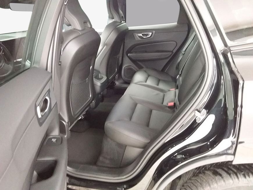 Volvo XC60 B4 D AWD Plus Dark