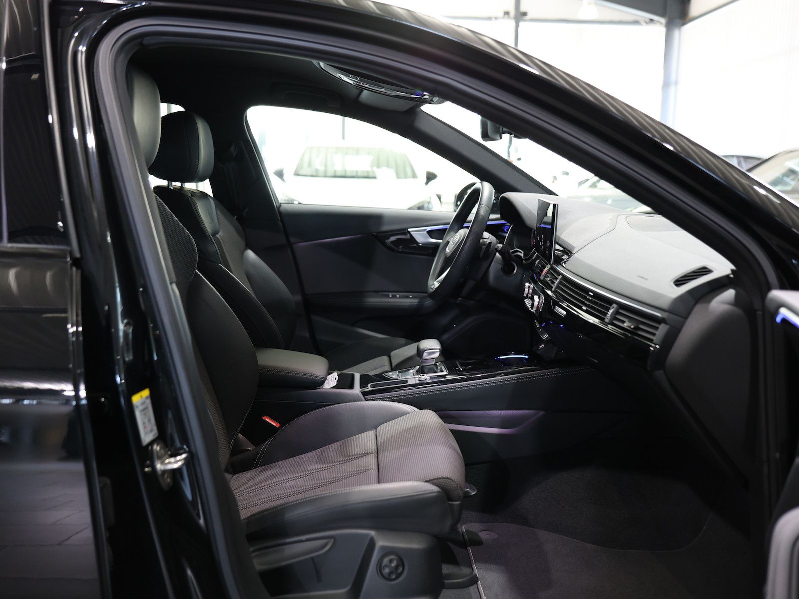 Audi A4 Avant 45 TFSI Q COMPETITION S-LINE BLACK