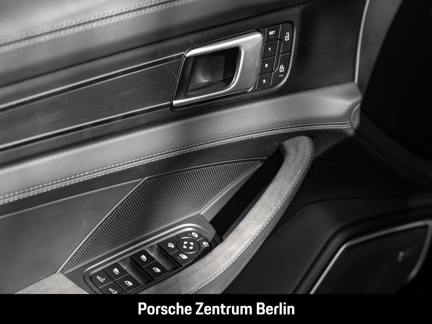 Porsche Panamera GTS BOSE Surround-View Panoramadach LED