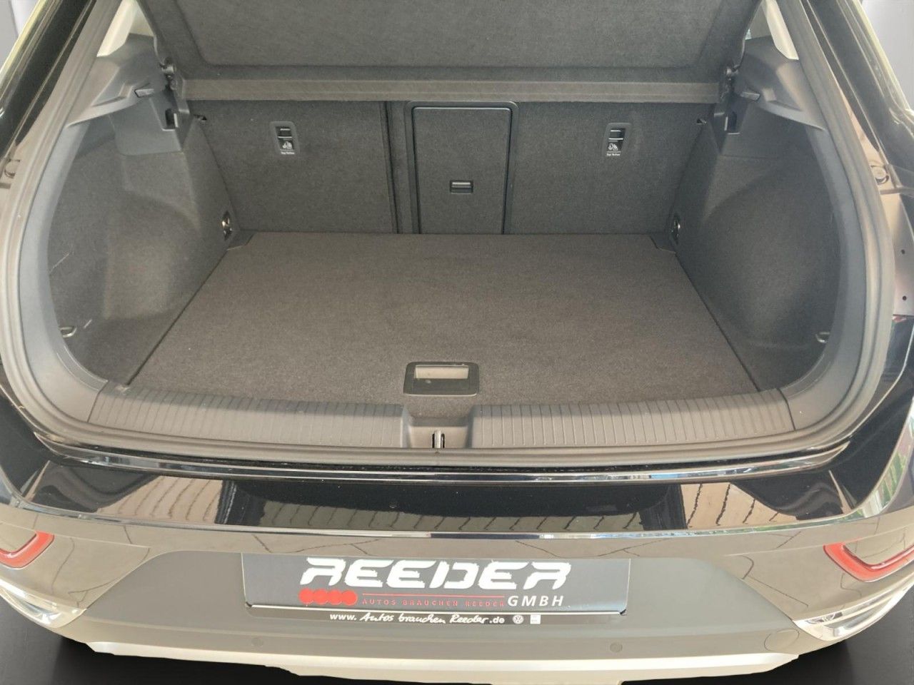 Volkswagen T-Roc 1.0 TSI Style - Samsaru's Car Outlet