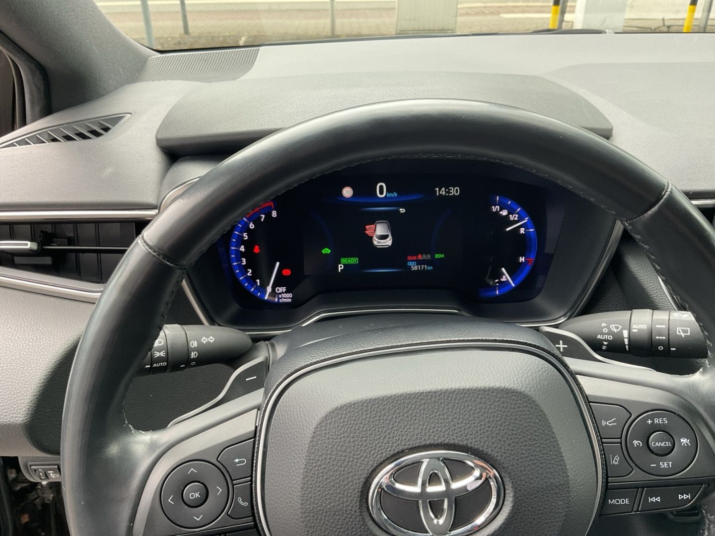 Toyota Corolla 2.0 Hybrid Team - Samsaru's Car Outlet
