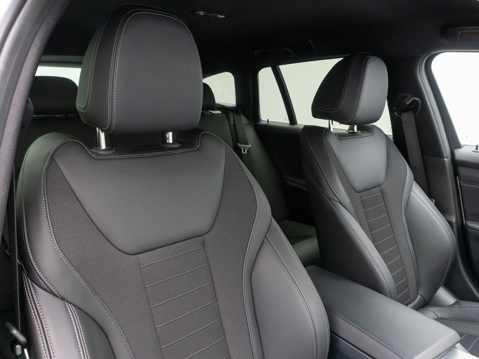 BMW 330i Sport Line - Samsaru's Car Outlet