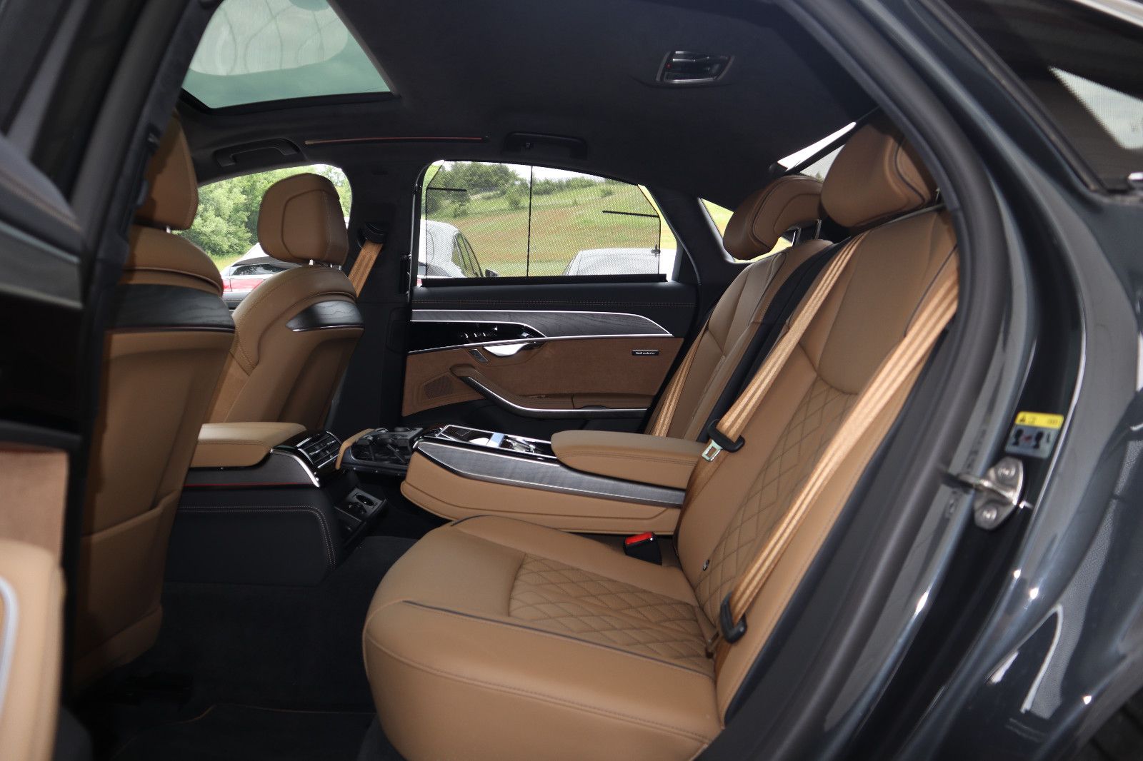 Audi A8 55 TFSI exclusive - Samsaru's Car Outlet