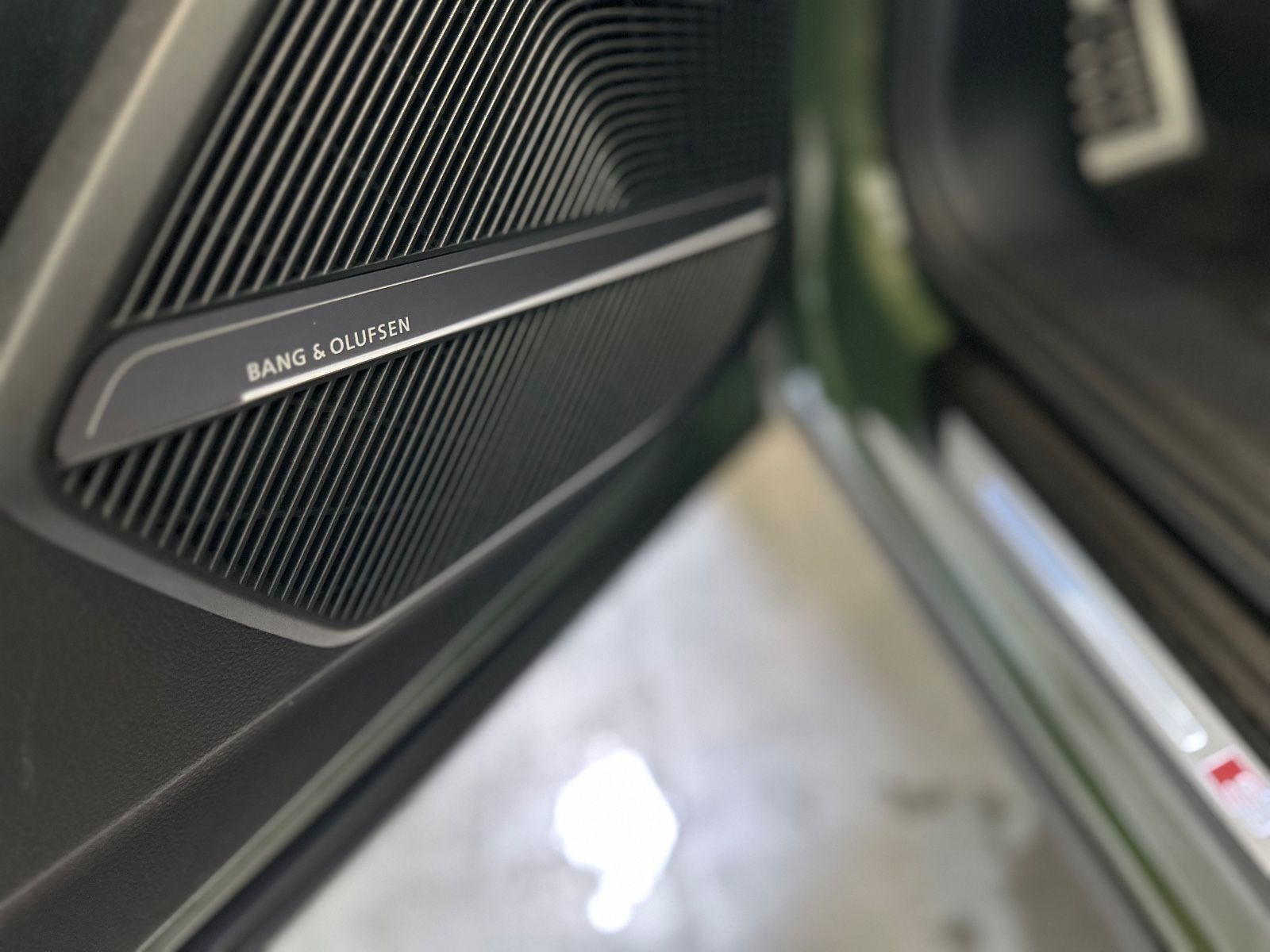 Audi Q5 45 TFSI quattro S line - Samsaru's Car Outlet