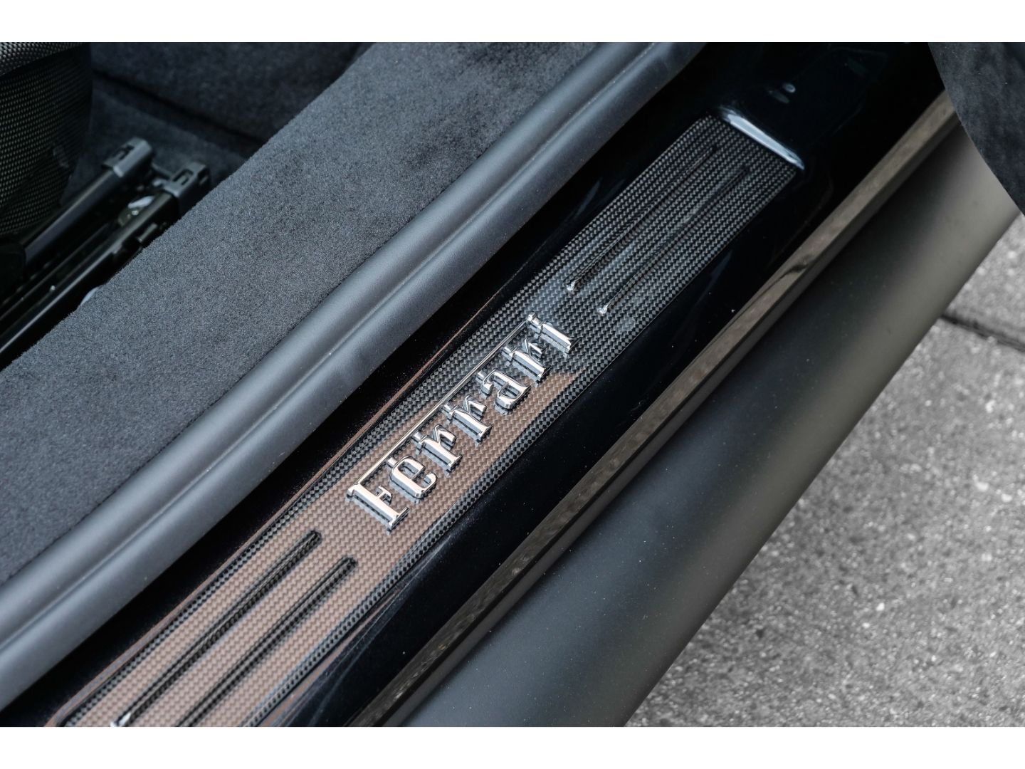 Ferrari 296 GTS - Samsaru's Car Outlet