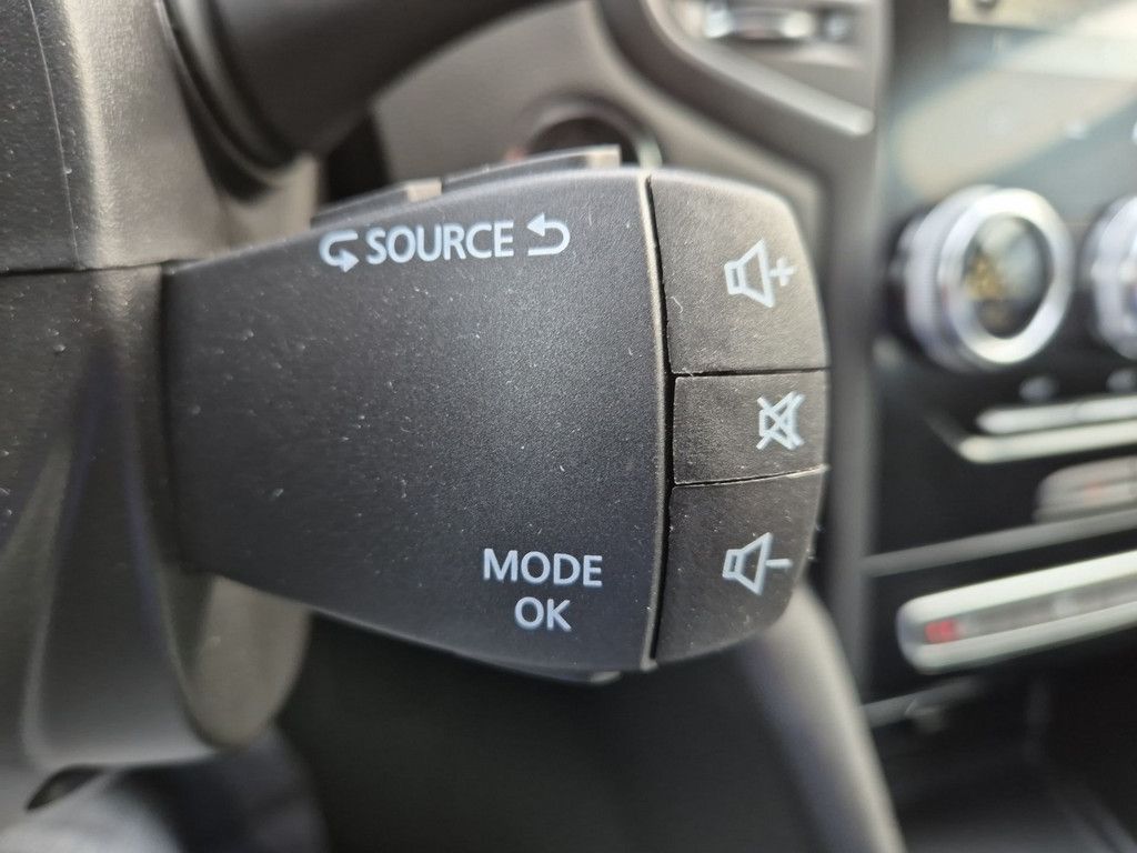 Renault Megane TCe 140 GPF EDC ZEN - Samsaru's Car Outlet