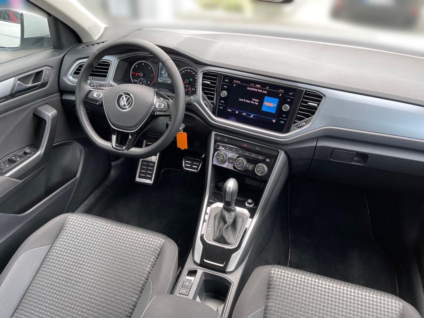 Volkswagen T-Roc Active 2.0 TDI DSG - Samsaru's Car Outlet