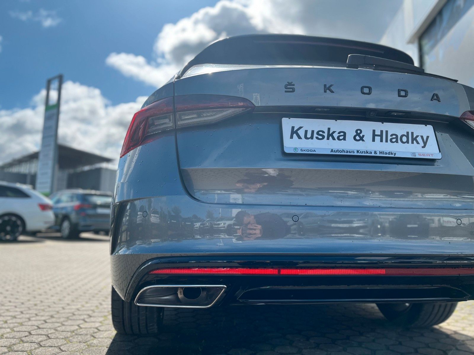 Skoda Octavia RS 2.0 TSI - Samsaru's Car Outlet