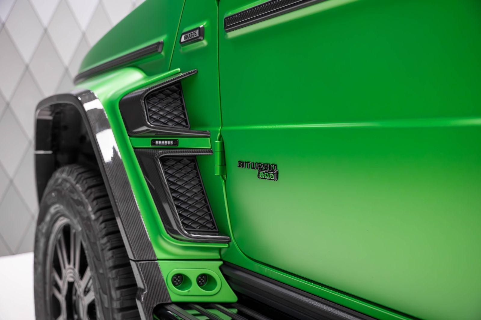 Mercedes-Benz G 63 AMG 4x4² BRABUS 800 - Samsaru's Car Outlet