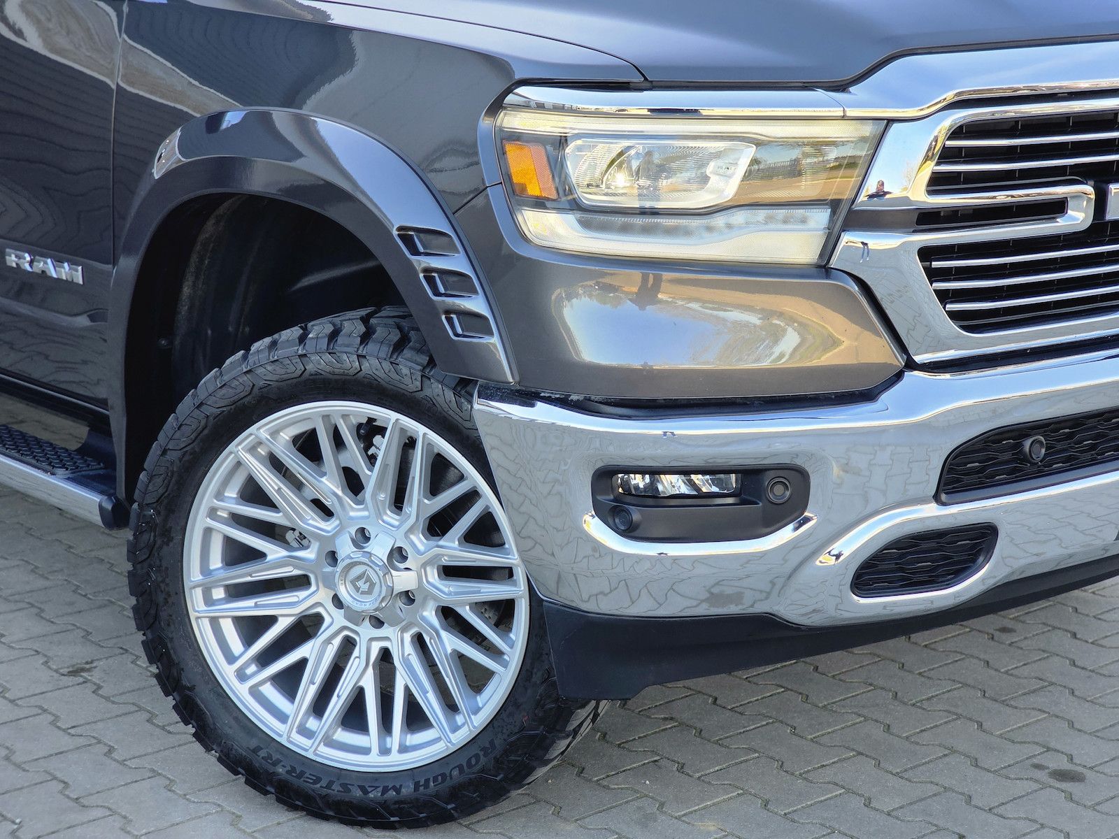 Dodge RAM 1500 5.7 4x4 Laramie Memory AHK LED 3.5´´ RC